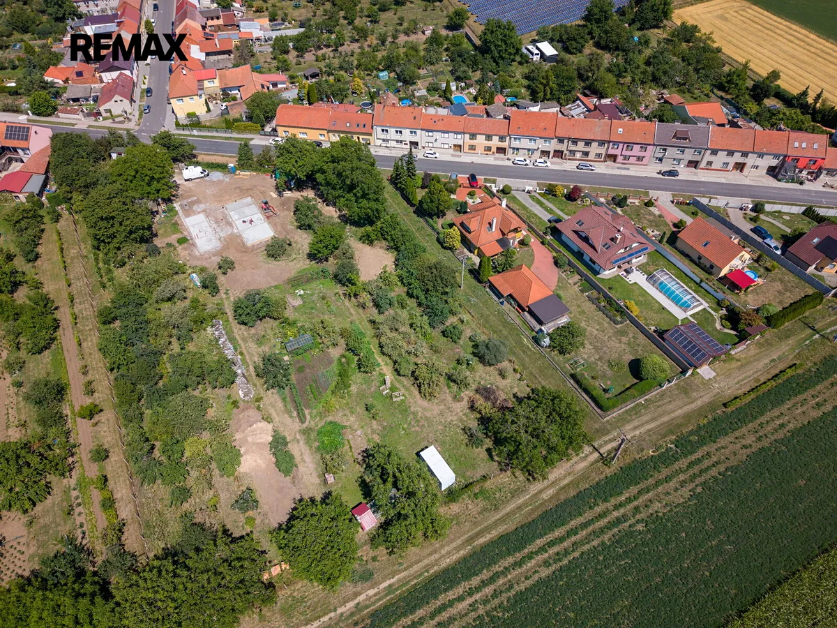 Prodej stavebního pozemku 1938 m²